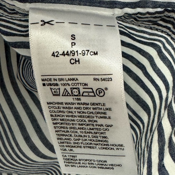 Banana Republic Untucked slim fit long sleeve button down shirt, stripes, small - Picture 7 of 7